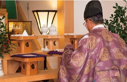 白蛇神社宮司様のご祈祷